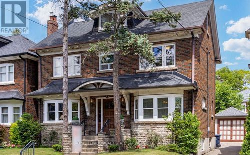51 Halford Ave, York, ON, M6S4G1 | Card Image
