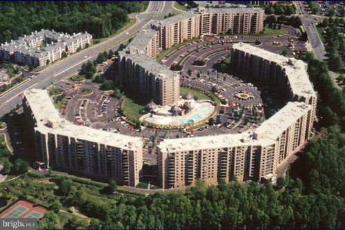 unit-516-8340 Greensboro Dr, MCLEAN, VA, 22102-3504 | Card Image