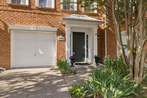 1002-7252 Highway 70 S, Nashville, TN, 37221-2859 | Card Image