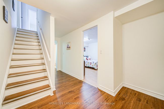 2 - 401 Keats Way, Condo with 5 bedrooms, 3 bathrooms and 1 parking in Waterloo ON | Image 36