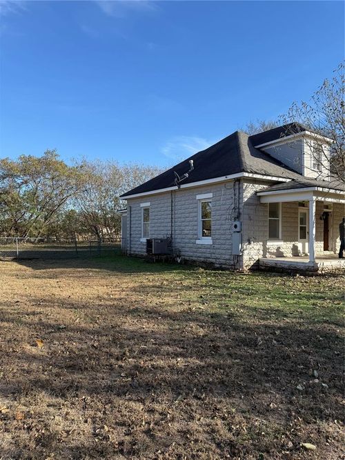 528 East Ave, Pauls Valley, OK, 73075-4835 | Card Image