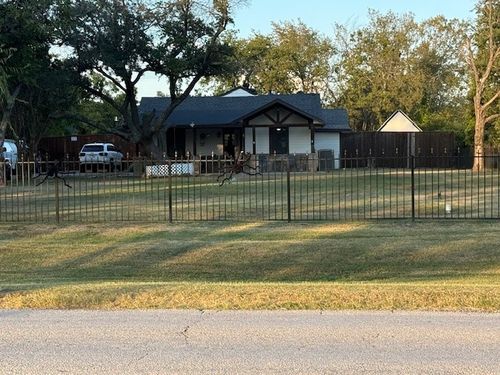 906 Griffith Ave, Terrell, TX, 75160-1549 | Card Image