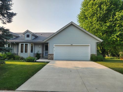 2924 Valley Ave, West Bend, WI, 53095-5350 | Card Image