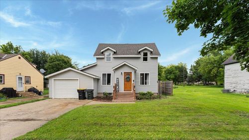 407 Main St S, Renville, MN, 56284-1826 | Card Image