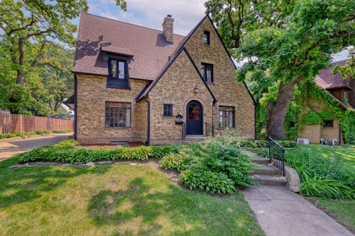 41 Hamilton Ave, Elgin, IL, 60123-5305 | Card Image