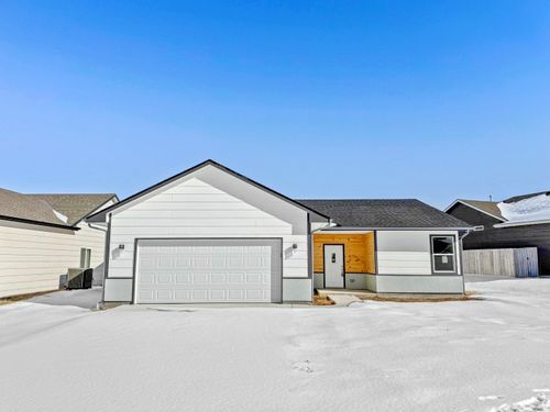720 N Redbud Ave, Valley Center, KS, 67147-3229 | Card Image