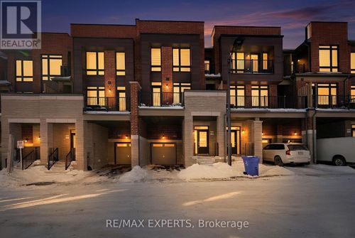 16 Griffith St, Aurora, ON, L4G4B1 | Card Image