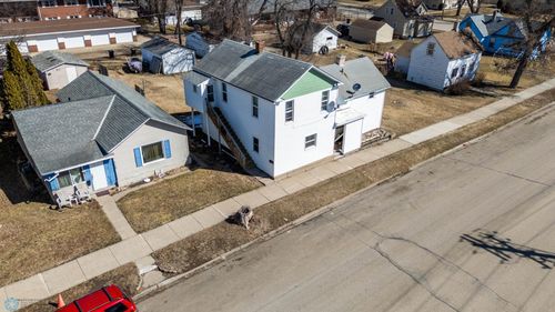 421 2nd St Ne, Valley City, ND, 58072-3006 | Card Image