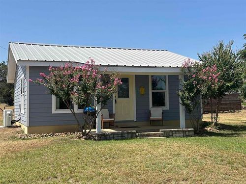 511 Lakeway, Burnet, TX, 78611-3287 | Card Image