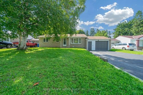 736 Grace St, Newmarket, ON, L3Y2L3 | Card Image