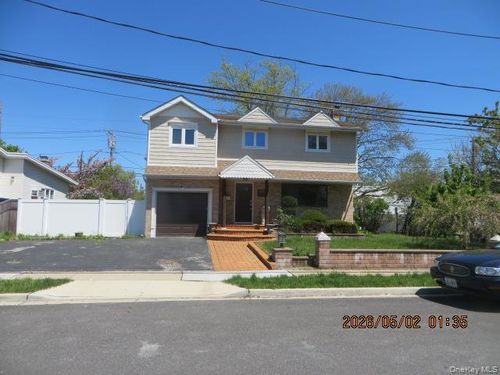 2449 Wallen Ln, North Bellmore, NY, 11710-2728 | Card Image
