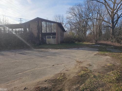 2408 Carpenter Rd, Flint, MI, 48505 | Card Image