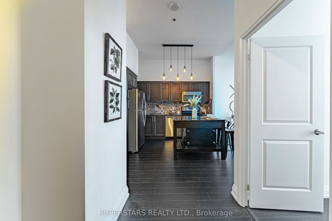 8 - 65 Speers Rd, Condo with 2 bedrooms, 1 bathrooms and null parking in Oakville ON | Image 10