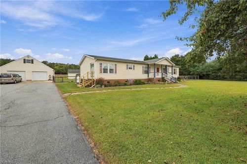 3357 White Marsh Rd, Suffolk, VA, 23434-8943 | Card Image