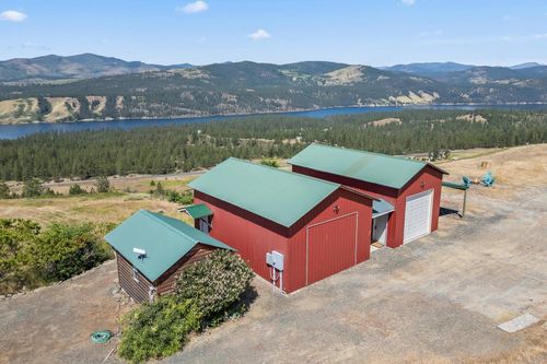 4497 25 S Hwy, Hunters, WA, 99137 | Card Image