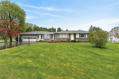 1 Sun Valley Dr, Gates, NY, 14606-4732 | Card Image