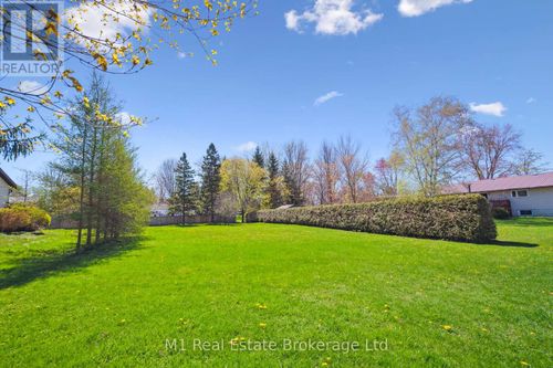 33 Geddes Street W, Minto, ON, N0G1M0 | Card Image