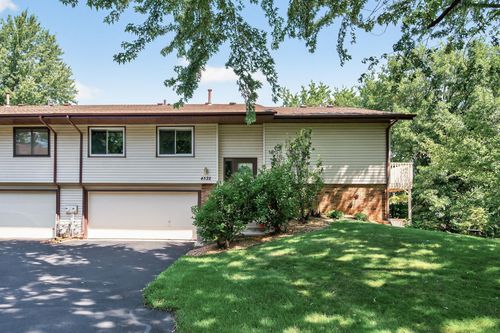 4522 Bridge Ct, Shoreview, MN, 55126-2220 | Card Image