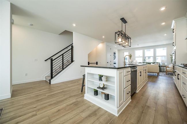 41-807 - 8908 Gateway Cir, House other with 3 bedrooms, 4 bathrooms and null parking in Saint Louis MO | Image 13