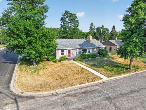 1401 Bryant St, Alexandria, MN, 56308-2812 | Card Image