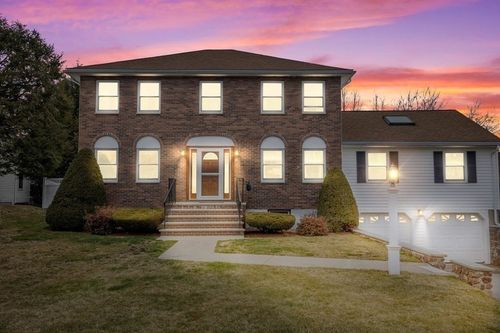 11 Valdora Dr, Stoneham, MA, 02180-3410 | Card Image