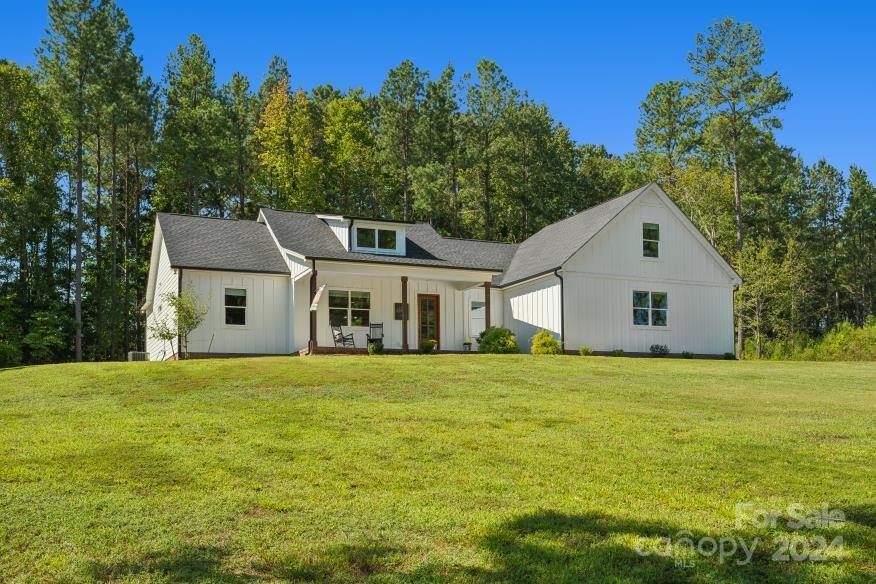 Star Magnolia Ct, Clover, SC 29710