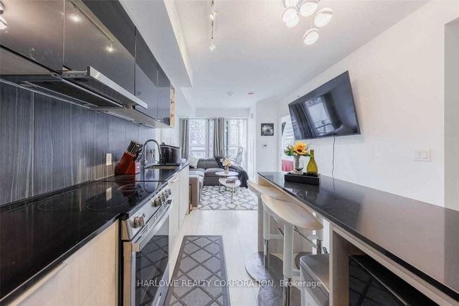 251 - 31 Tippett Rd, Condo with 3 bedrooms, 2 bathrooms and 1 parking in Toronto ON | Image 6