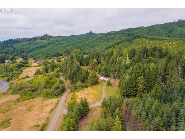 51372 Old Broadbent Rd, House other with 3 bedrooms, 2 bathrooms and 2 parking in Myrtle Point OR | Image 37