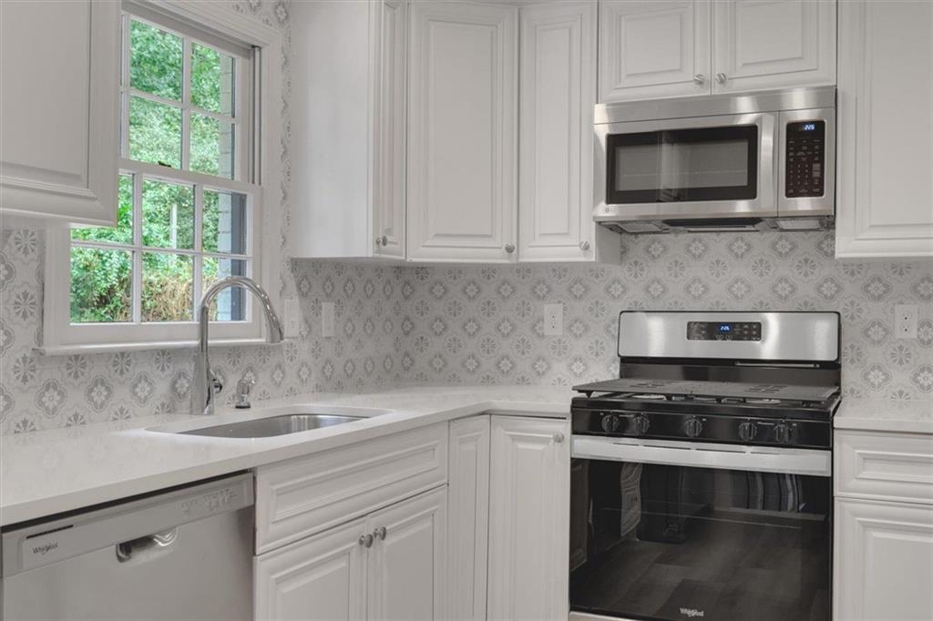 Mary Dale Dr, Lilburn, GA 30047