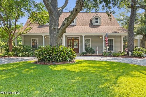 112 Bienville Dr, Waveland, MS, 39576-4306 | Card Image