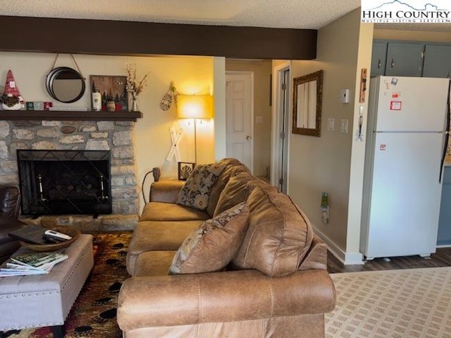 13B - 142 Top Of Seven Dr, Condo with 1 bedrooms, 1 bathrooms and null parking in Seven Devils NC | Image 5