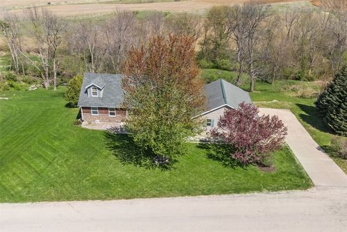 13294 212th Ave, Anamosa, IA, 52205-7900 | Card Image
