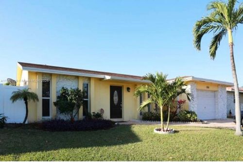 314 Se 4th St, Dania Beach, FL, 33004-4710 | Card Image