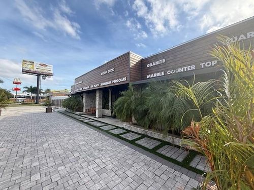 3852 L B Mcleod Rd, Orlando, FL, 32805-6621 | Card Image