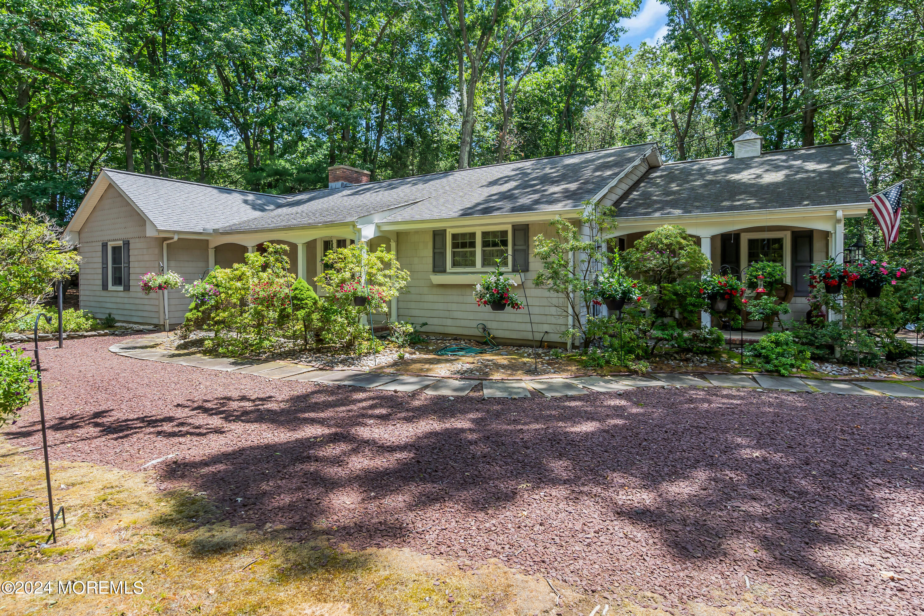 Squire Ter, Colts Neck, NJ 07722