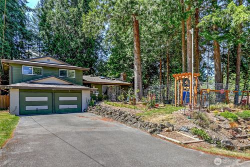 8210 University Point Cir Ne, Bremerton, WA, 98311-9420 | Card Image