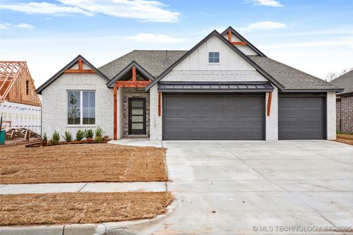 10611 S 233rd East Ave, Broken Arrow, OK, 74014-3352 | Card Image