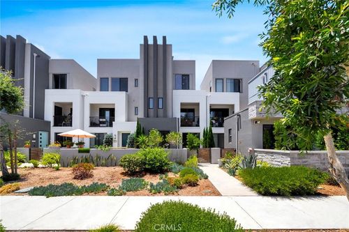 114 Epic, Irvine, CA, 92618-1794 | Card Image