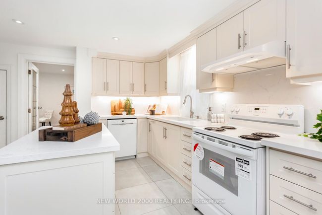 8071 Kipling Ave, House other with 4 bedrooms, 2 bathrooms and 6 parking in Woodbridge ON | Image 18