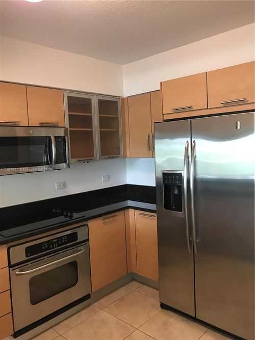 apt-405-31 Se 5th St, Miami, FL, 33131-2505 | Card Image