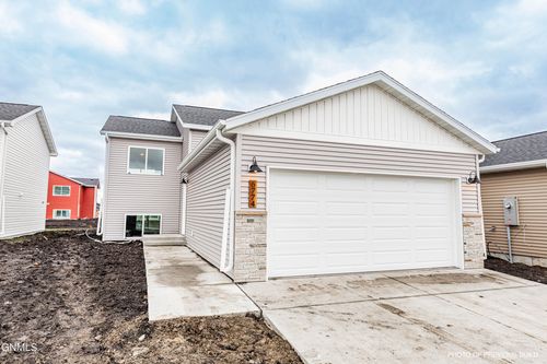 5730 28th Avenue Se, Lincoln, ND, 58504 | Card Image