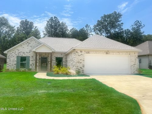 968 Riverside Ln, Pearl, MS, 39208-1204 | Card Image