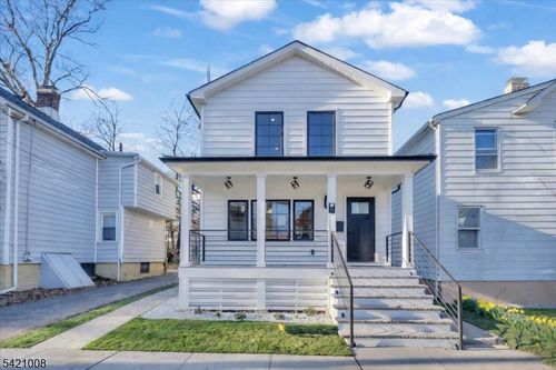 21 Cross St, Montclair, NJ, 07042-2601 | Card Image