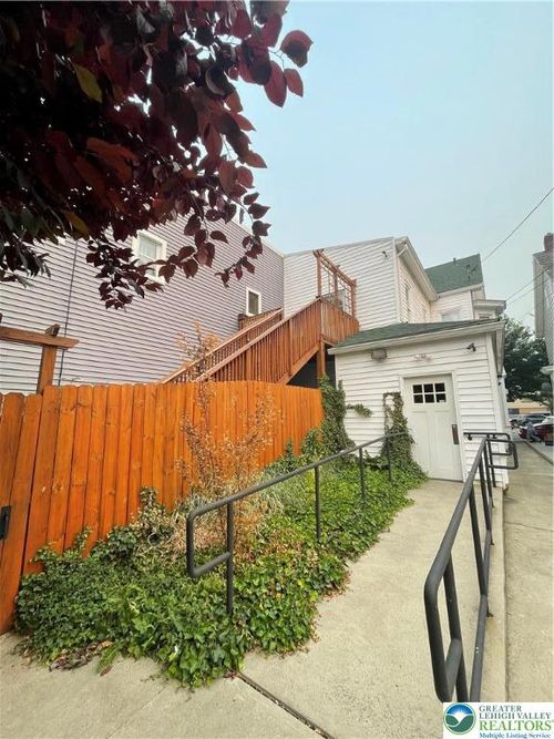 1303 Northampton St, EASTON, PA, 18042-4021 | Card Image
