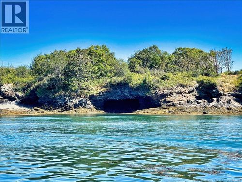 70 Cooks Point Rd, Wilsons Beach, NB, E5E1V5 | Card Image