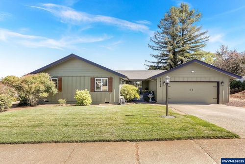 1424 35th Ave Nw, Salem, OR, 97304-2252 | Card Image