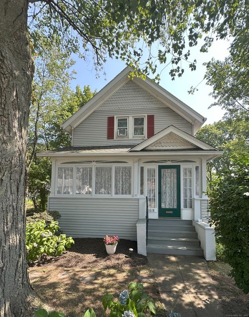1618 Nichols Ave, Stratford, CT, 06614-2667 | Card Image