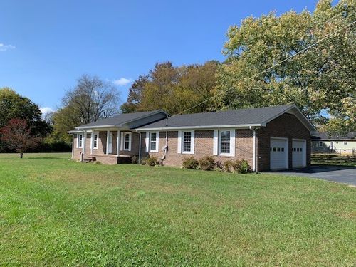 215 Stewart St, Tullahoma, TN, 37388-5141 | Card Image