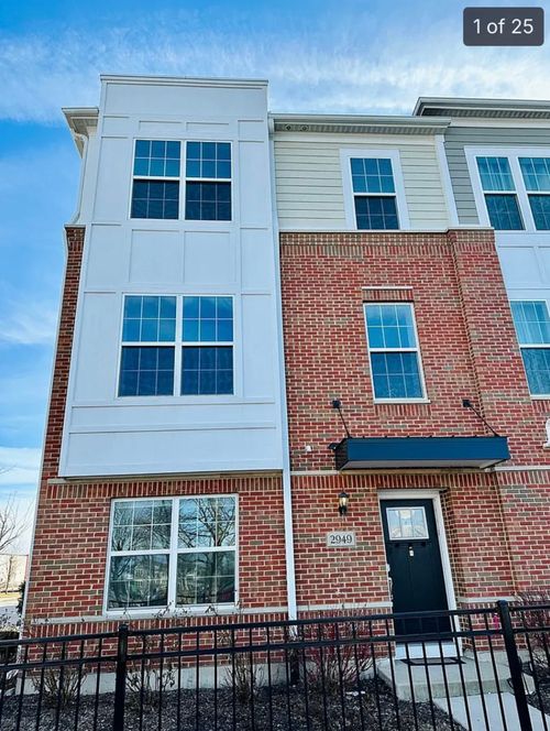 2949 Reflection Dr, Naperville, IL, 60564-8266 | Card Image