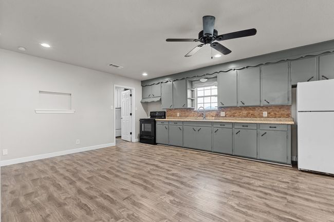 Even more spacious kitchen and dining area! | Image 7
